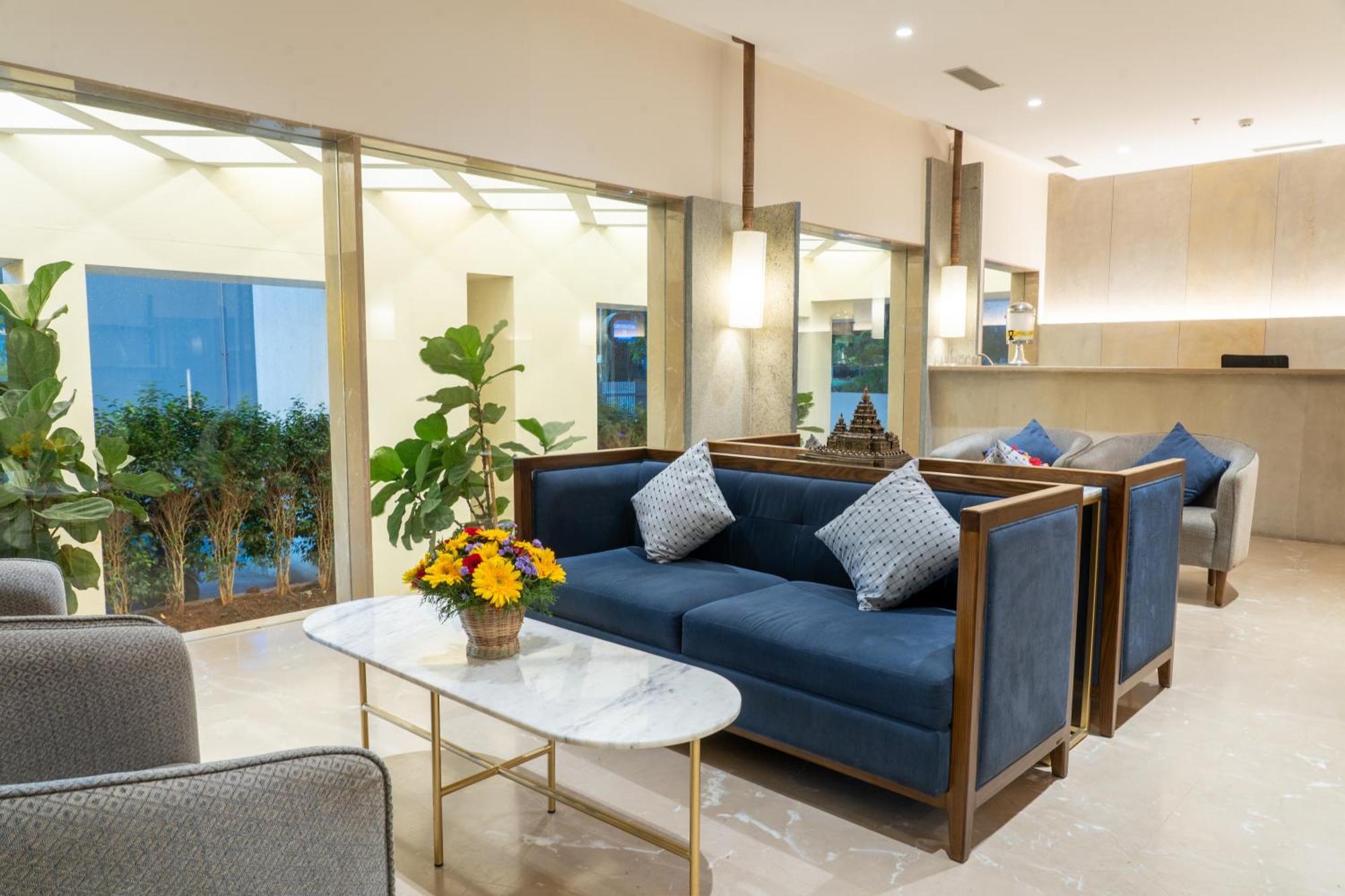 Shilton Dee Cee Hotel