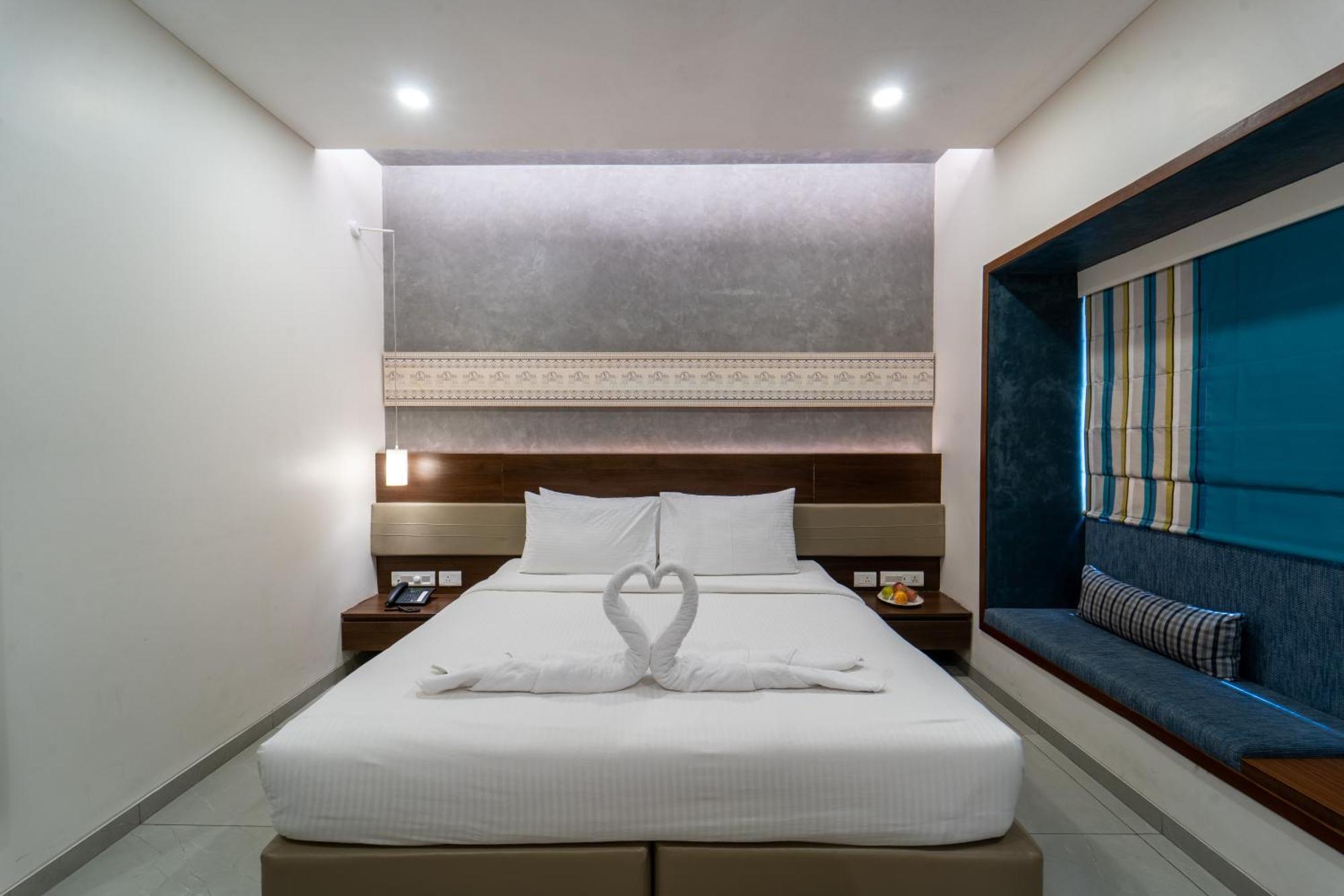 Shilton Dee Cee Hotel *